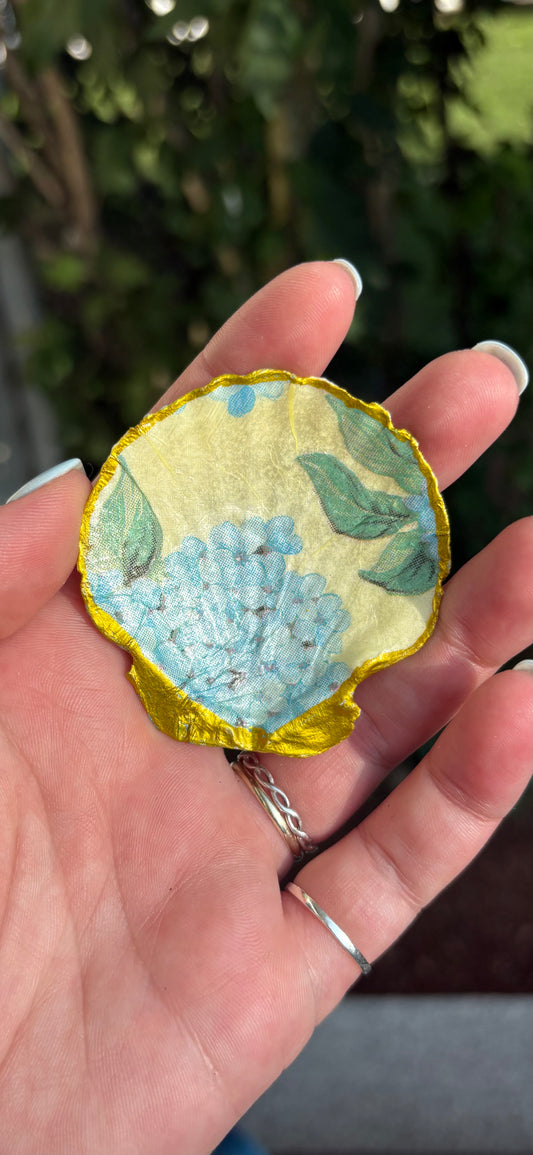 Hydrangea Scallop Trinket