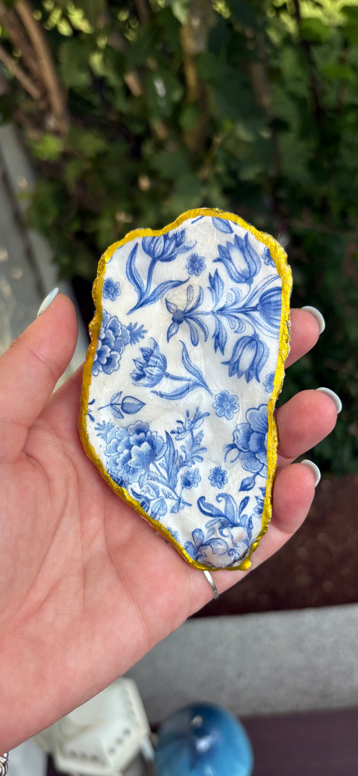 Blue Floral Oyster Trinket